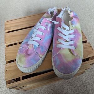 Madden Girl Scrunch Back Sneakers